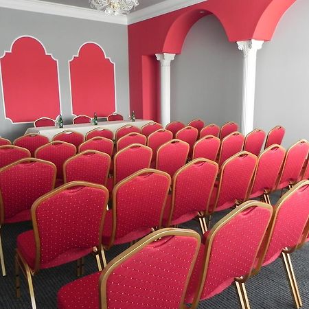 Garni Hotel Junior ブラチスラヴァ エクステリア 写真