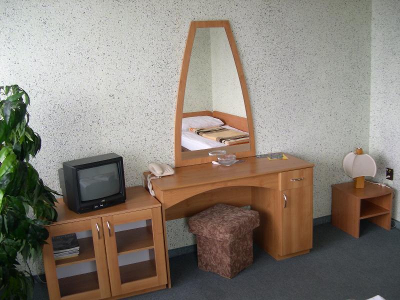 Garni Hotel Junior ブラチスラヴァ エクステリア 写真