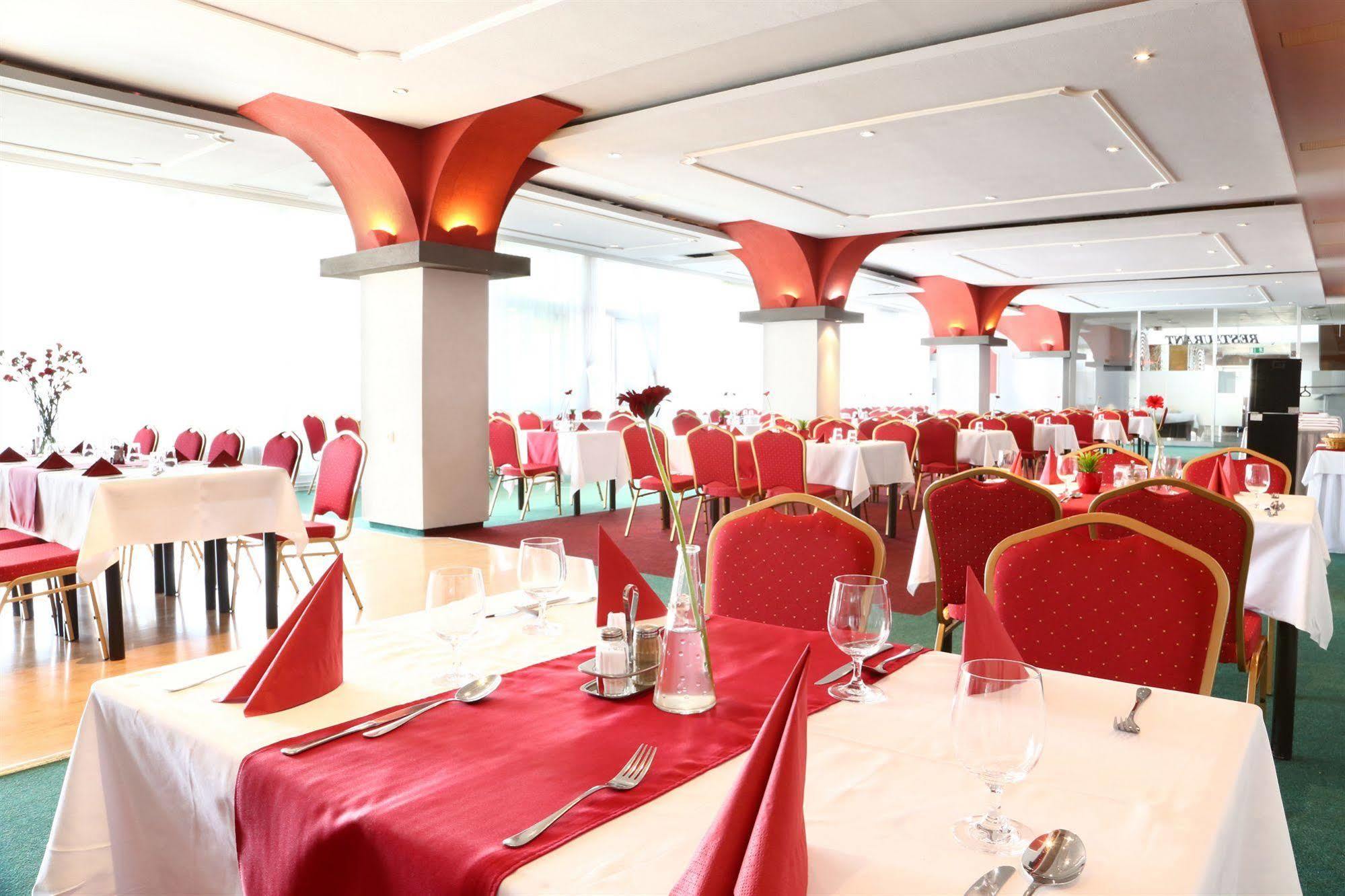 Garni Hotel Junior ブラチスラヴァ エクステリア 写真